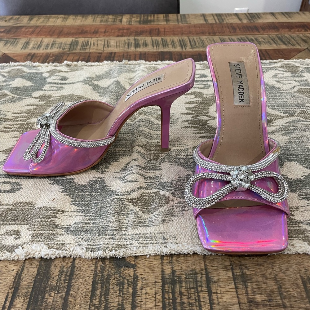 Iridescent purple mules with silver bow detail by Steve Madden - size 7.5